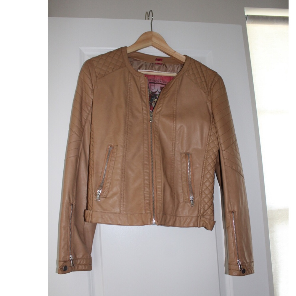Vegan Leather jacket Sz MEDIUM EUC